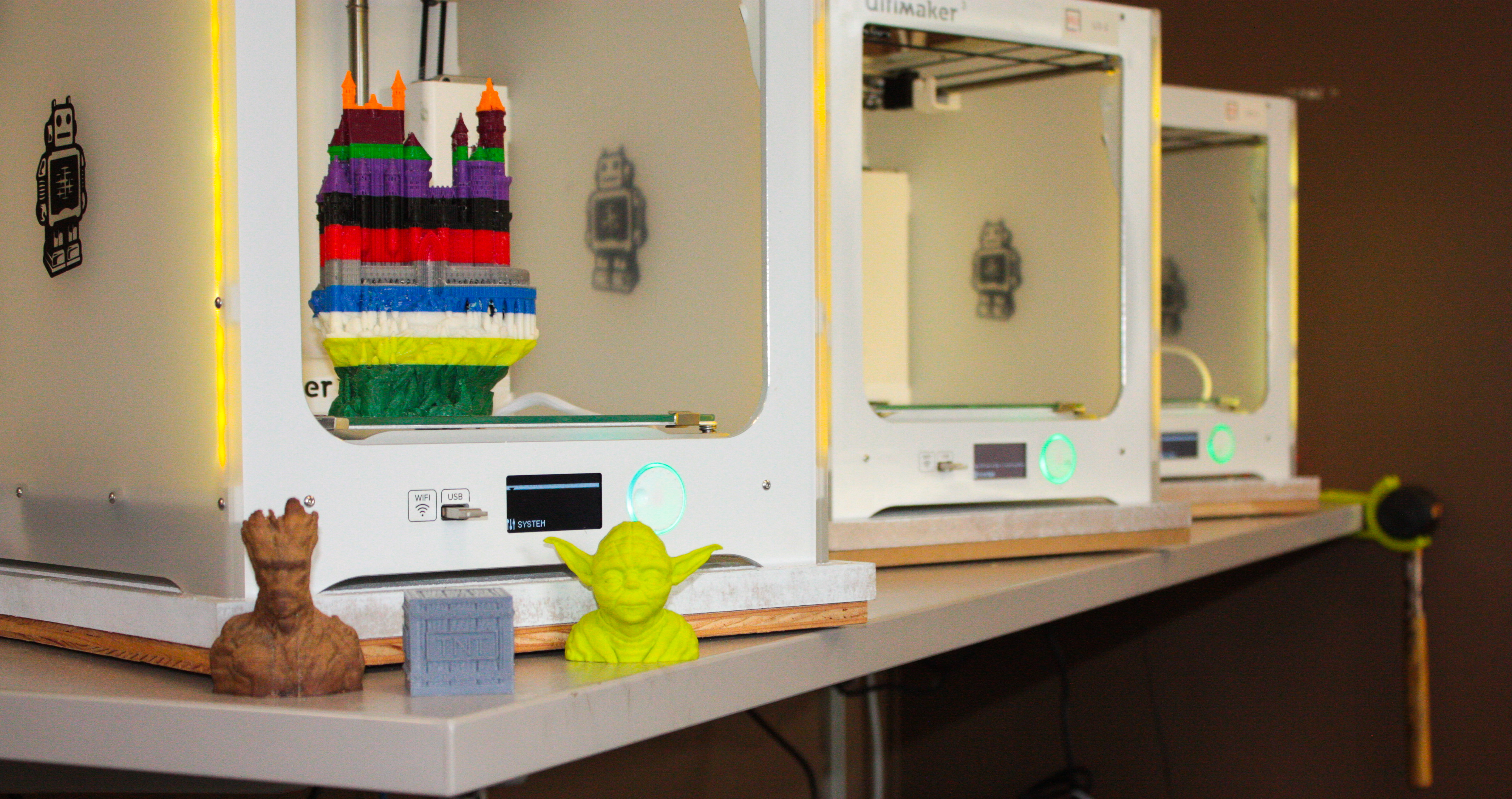 3d printers and sample 3d printed items